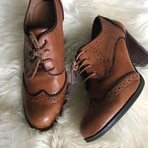 Brown Tommy Hilfiger ankle booties
